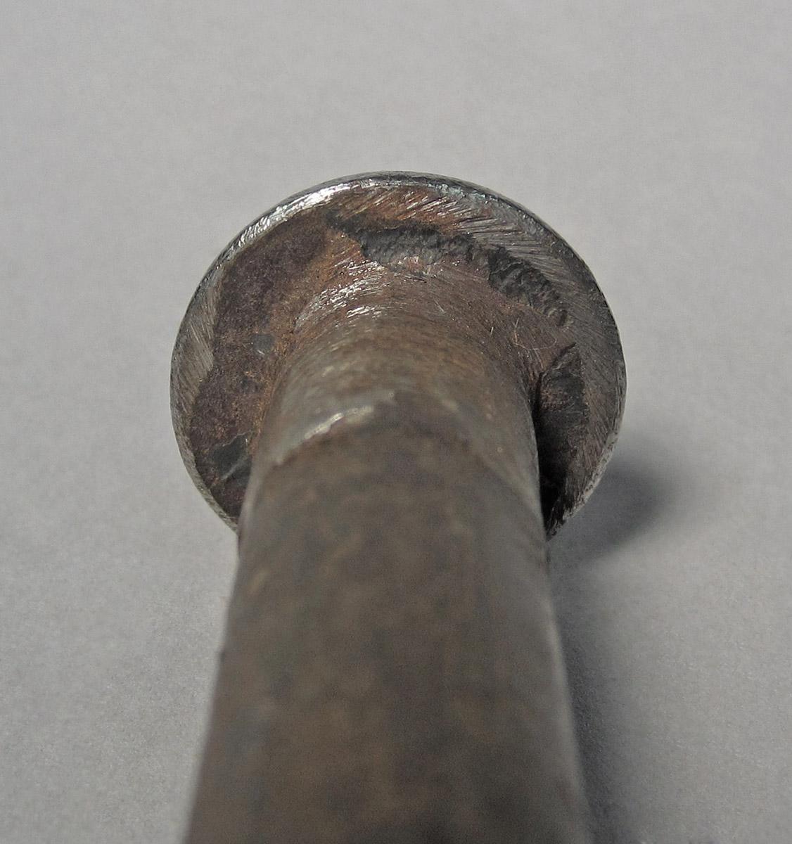 1986.0050.536, Dapping punch, head bottom