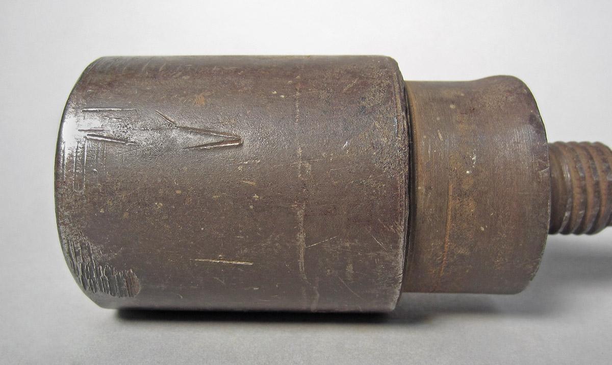 1986.0050.553, Stake, head side