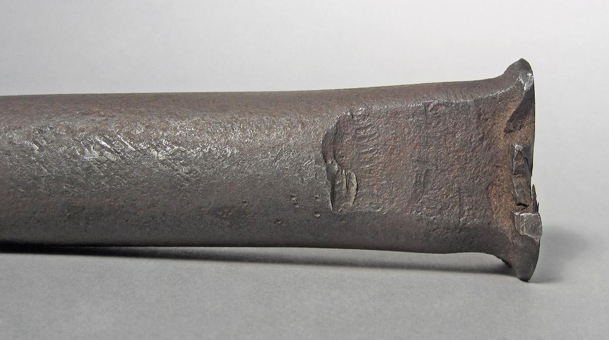 1986.0050.556, Stake, end side 2