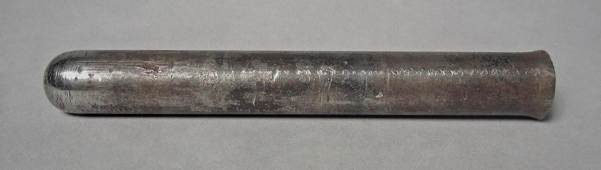 1986.0050.557, Stake, side 2