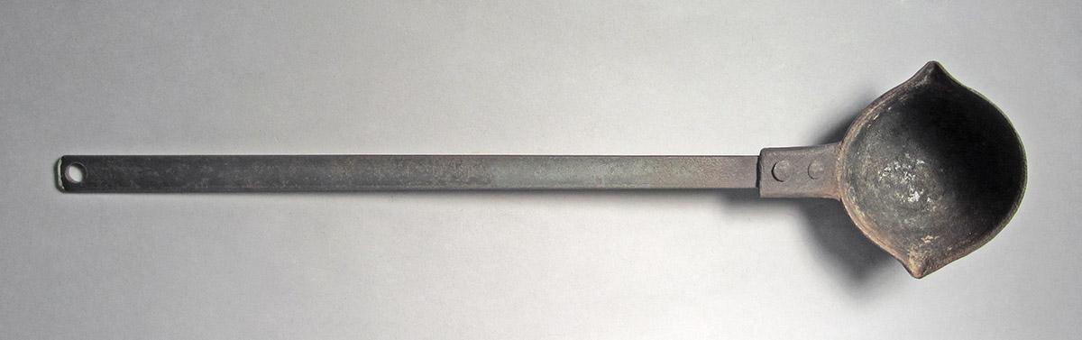 1986.0050.568, Ladle, side 3