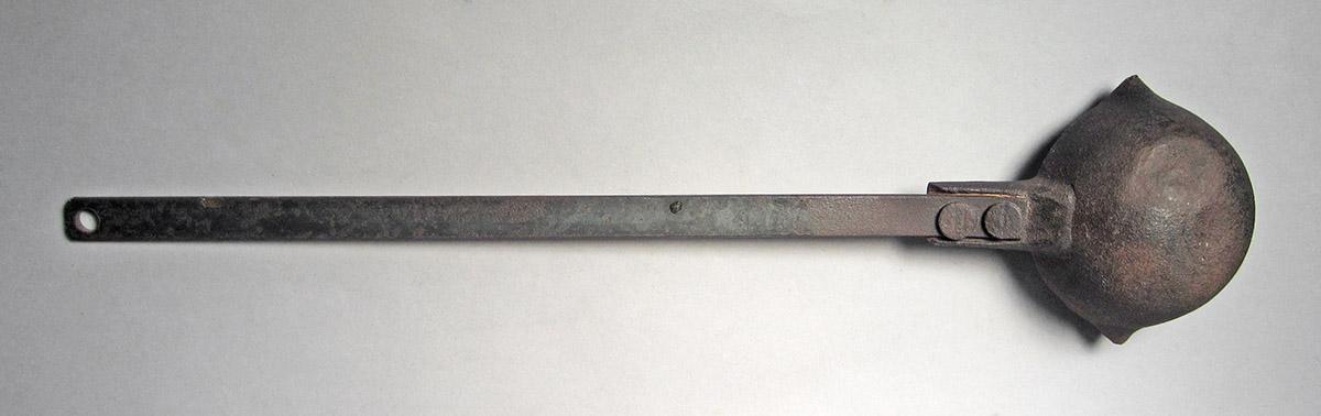 1986.0050.568, Ladle, side 4
