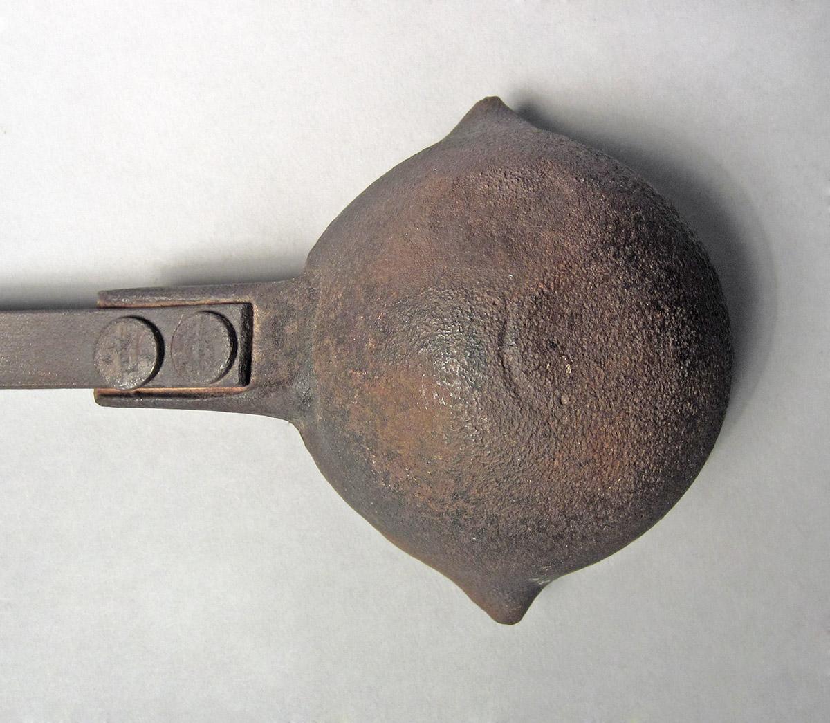 1986.0050.568, Ladle, bowl side 1