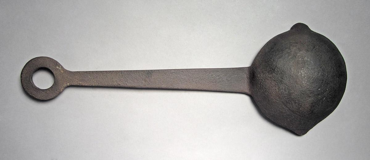 1986.0050.569, Ladle, side 2