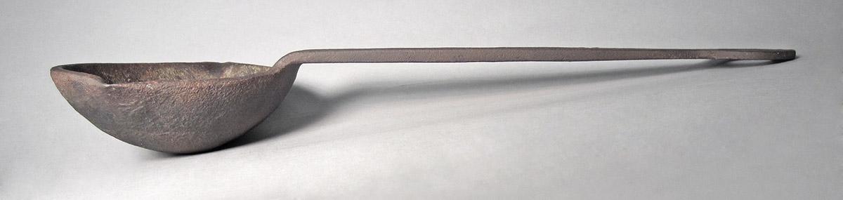 1986.0050.569, Ladle, side 3