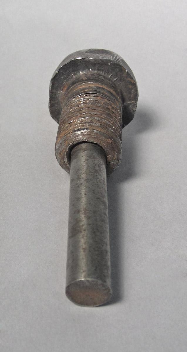 1986.0050.709, Dapping punch, bottom