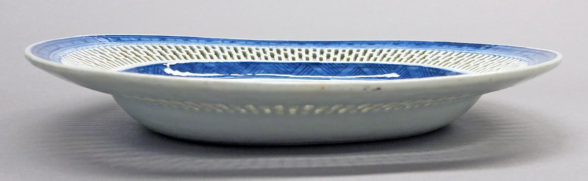 2014.0016.242 B Stand, side