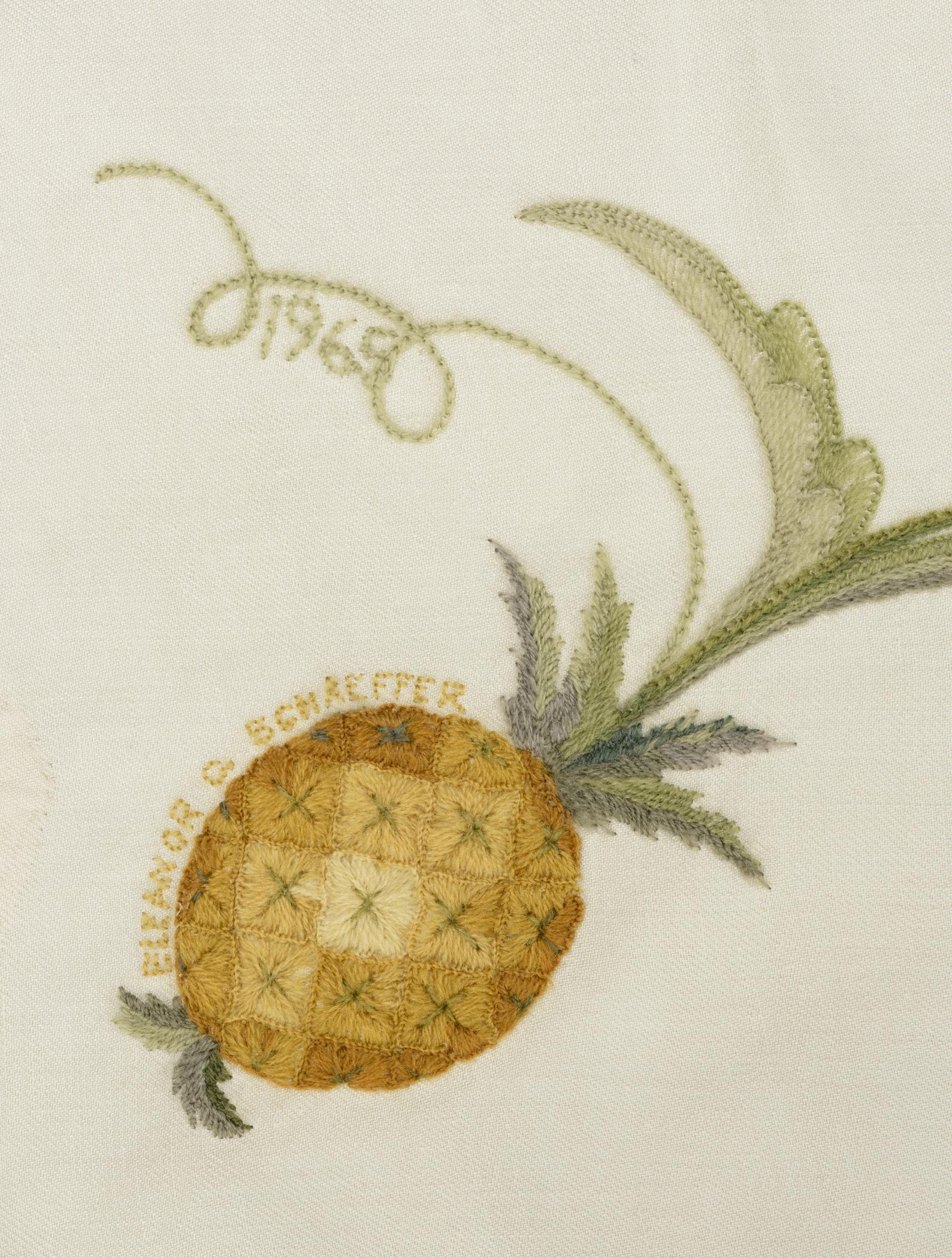2015.0010.001.003 B Bed hanging, detail 2