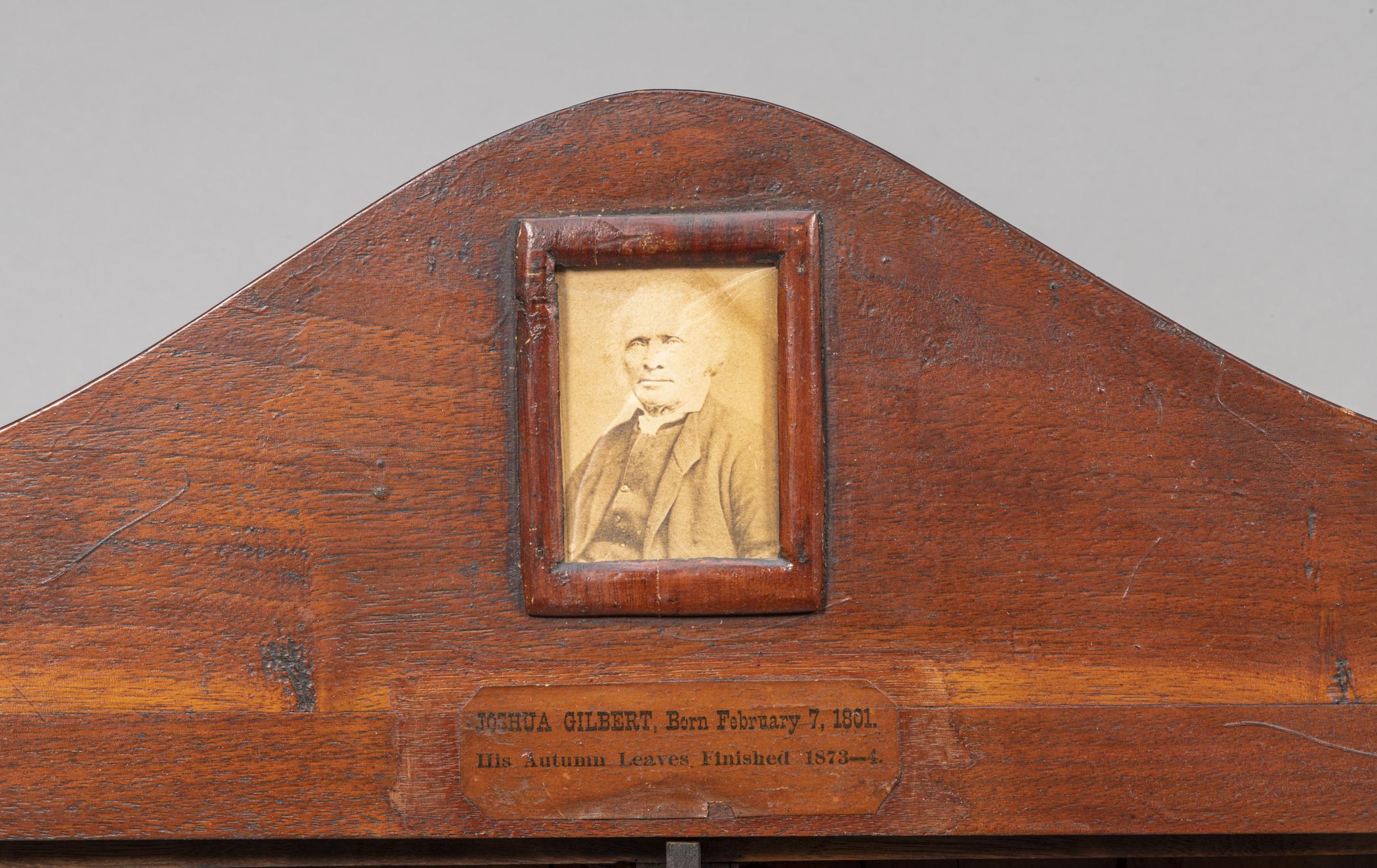 2014.0032.001.001 A Cabinet, B Photograph, detail 1