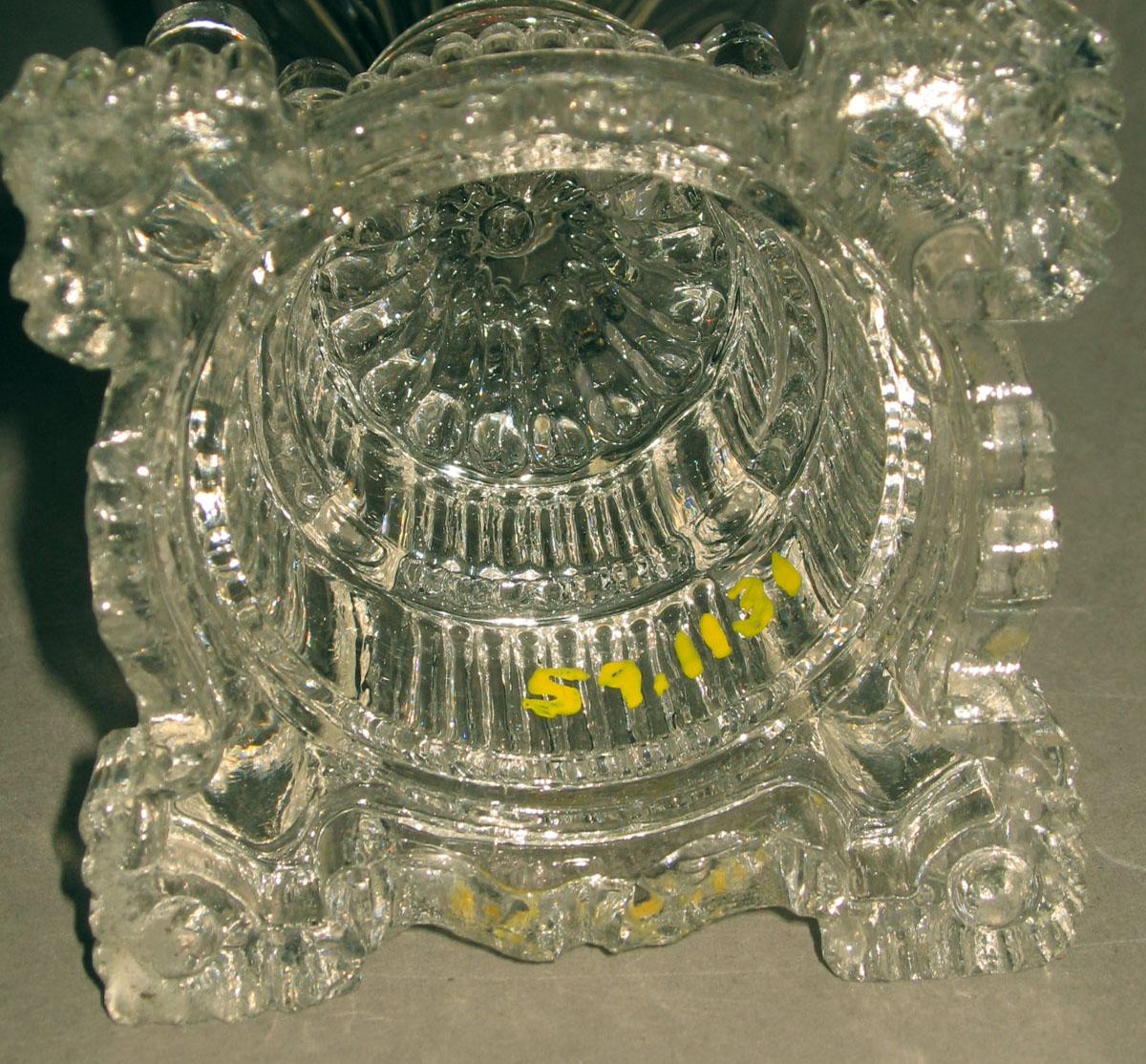 1959.1131 Glass oil lamp (underside)