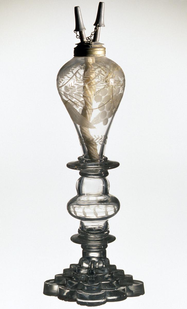 1959.1137 Glass oil lamp