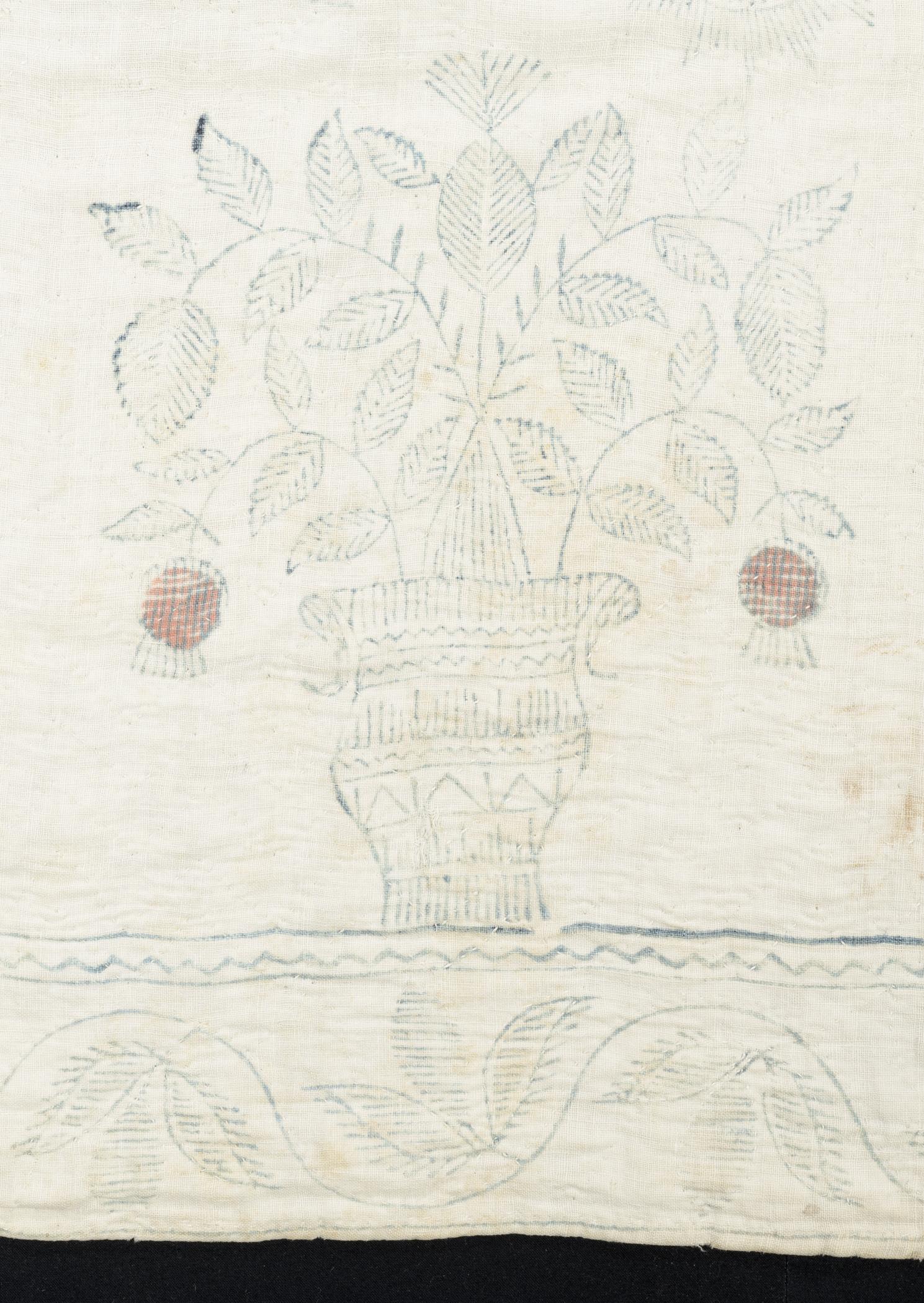 2014.0028 Bedcover, detail 8