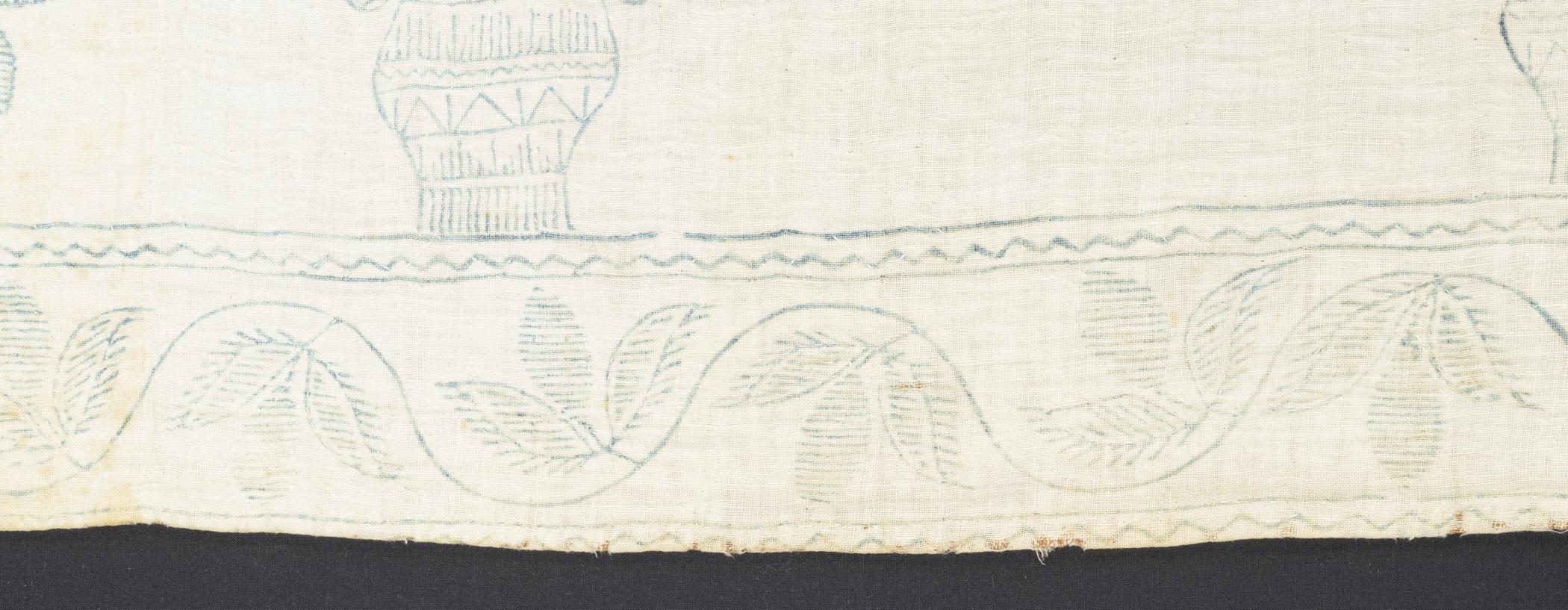 2014.0028 Bedcover, detail 9
