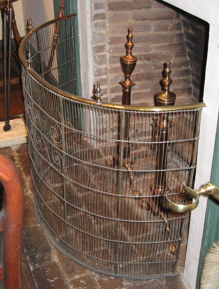 1959.1141 Fire screen