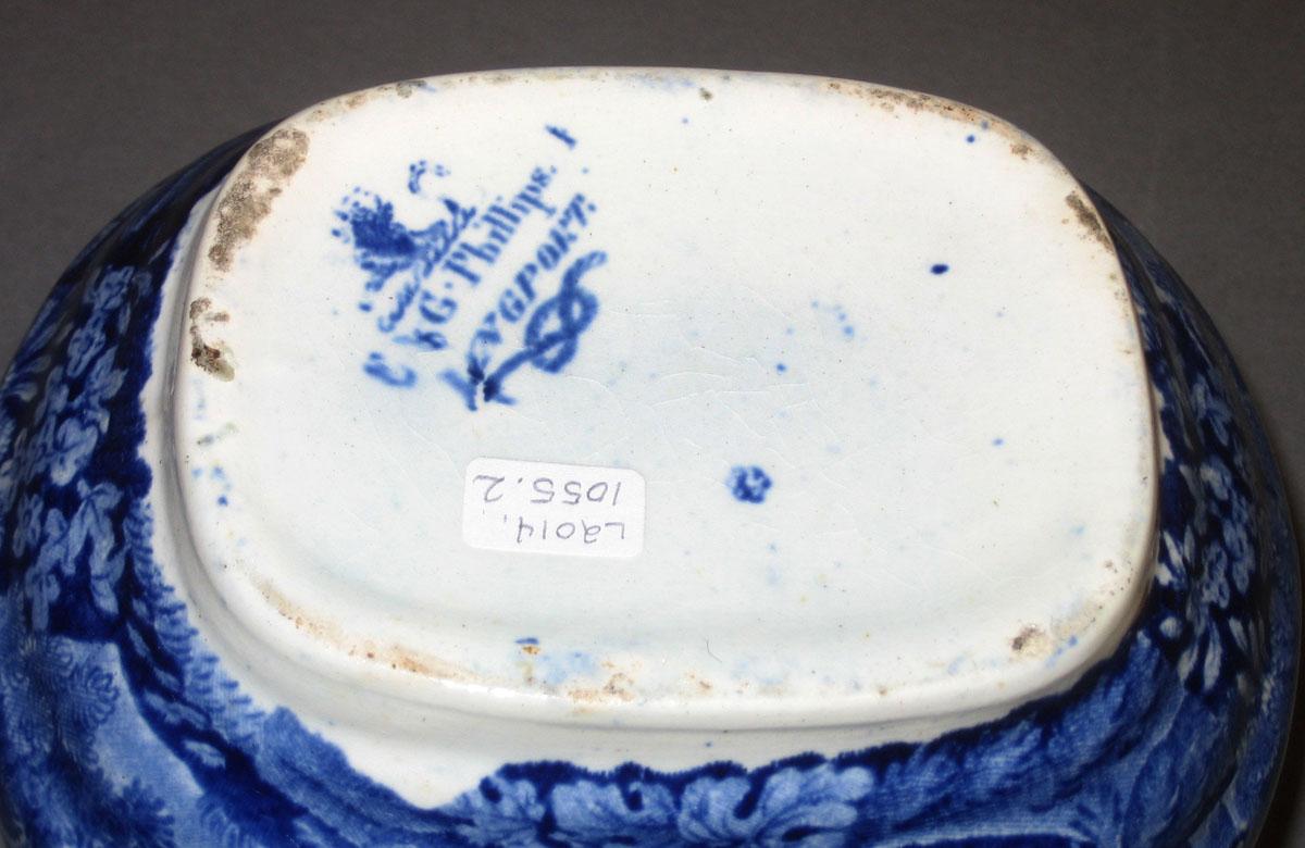 2014.0042.002 Sugar bowl bottom and mark