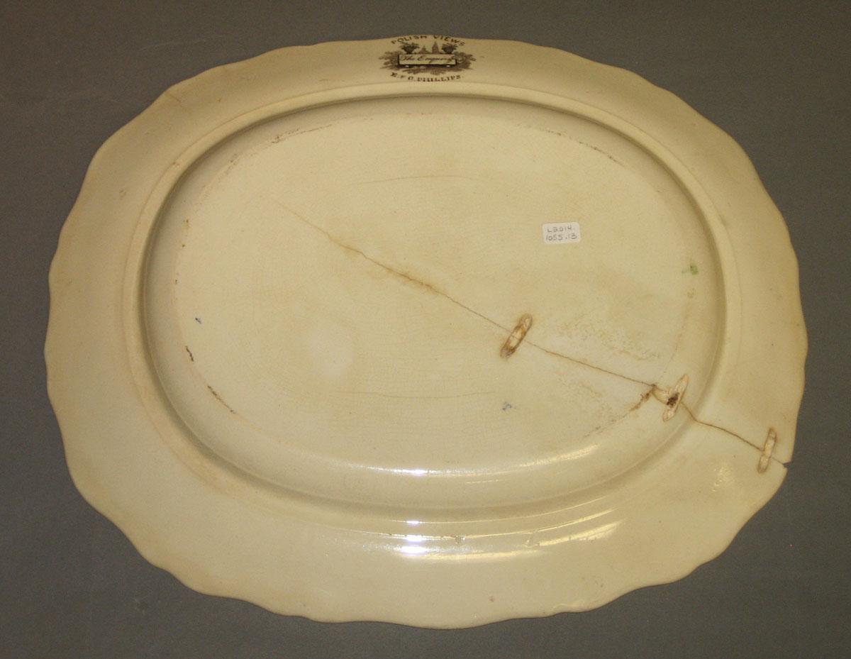 2014.0042.013 Platter or dish bottom and mark
