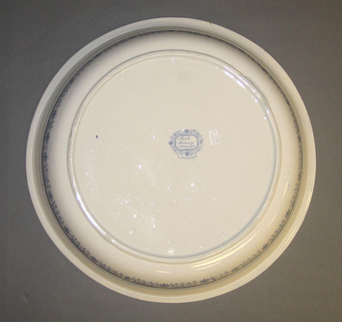 2014.0042.015 Dish bottom and mark