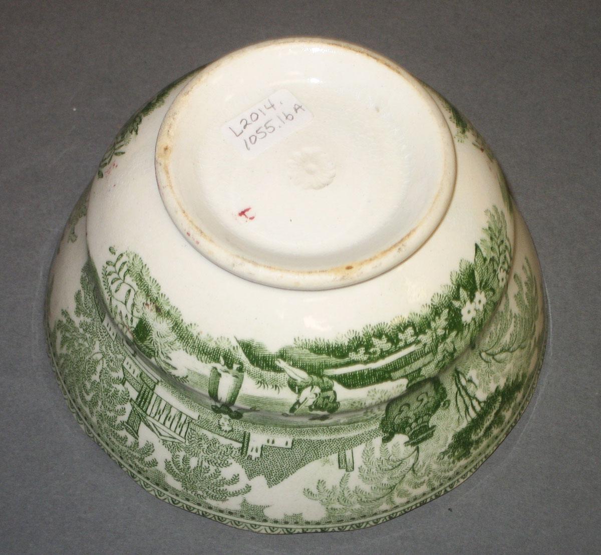 2014.0042.016 A Teabowl bottom