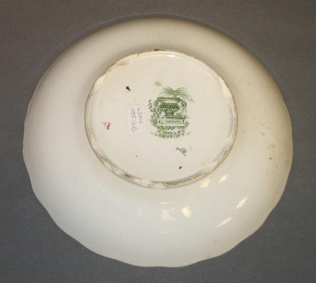 2014.0042.016 B Saucer bottom and mark