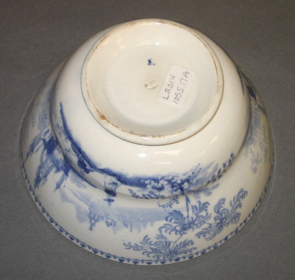 2014.0042.017 A Teabowl bottom