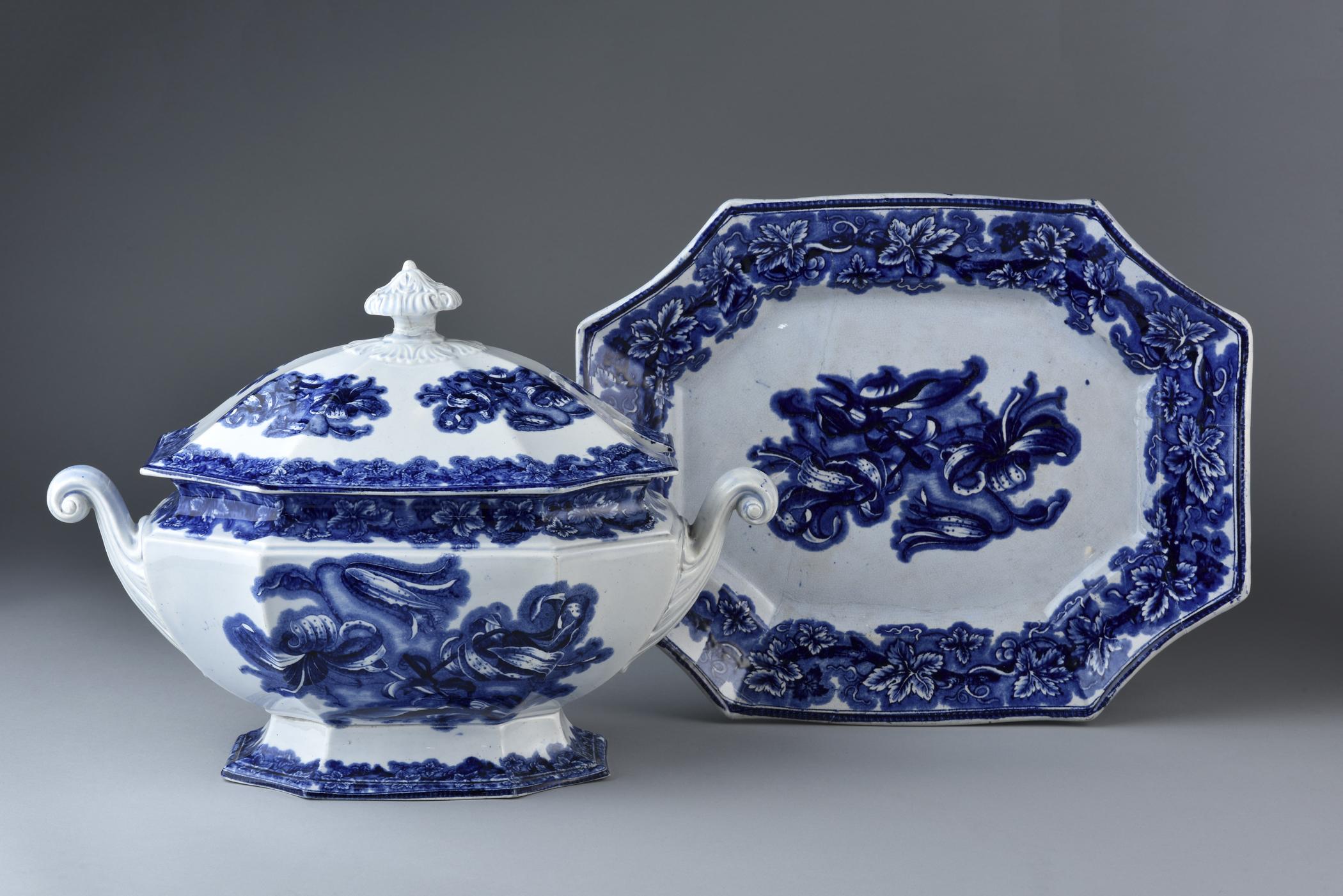 2014.0042.018 A Tureen, B Lid, C Tureen stand, view 2