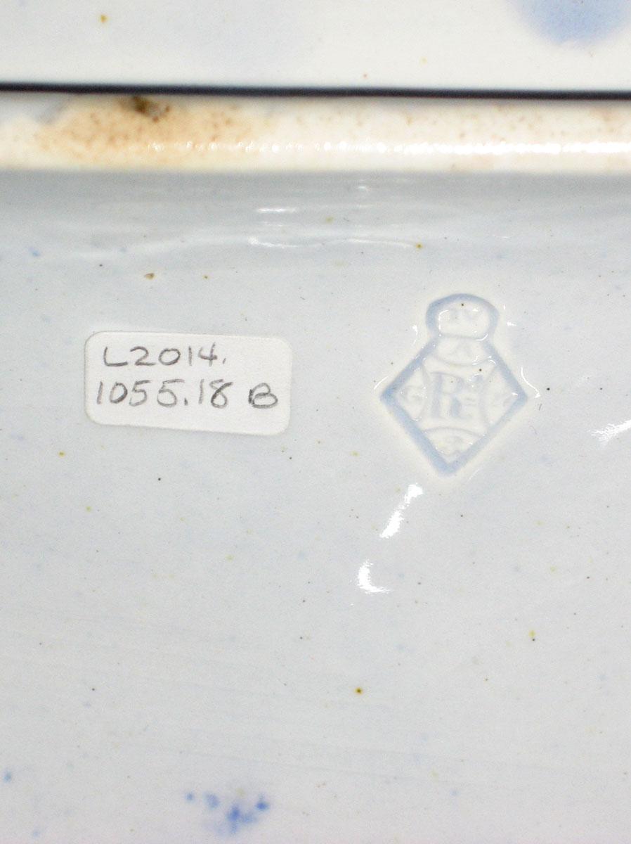 2014.0042.018 B Tureen lid marks 2