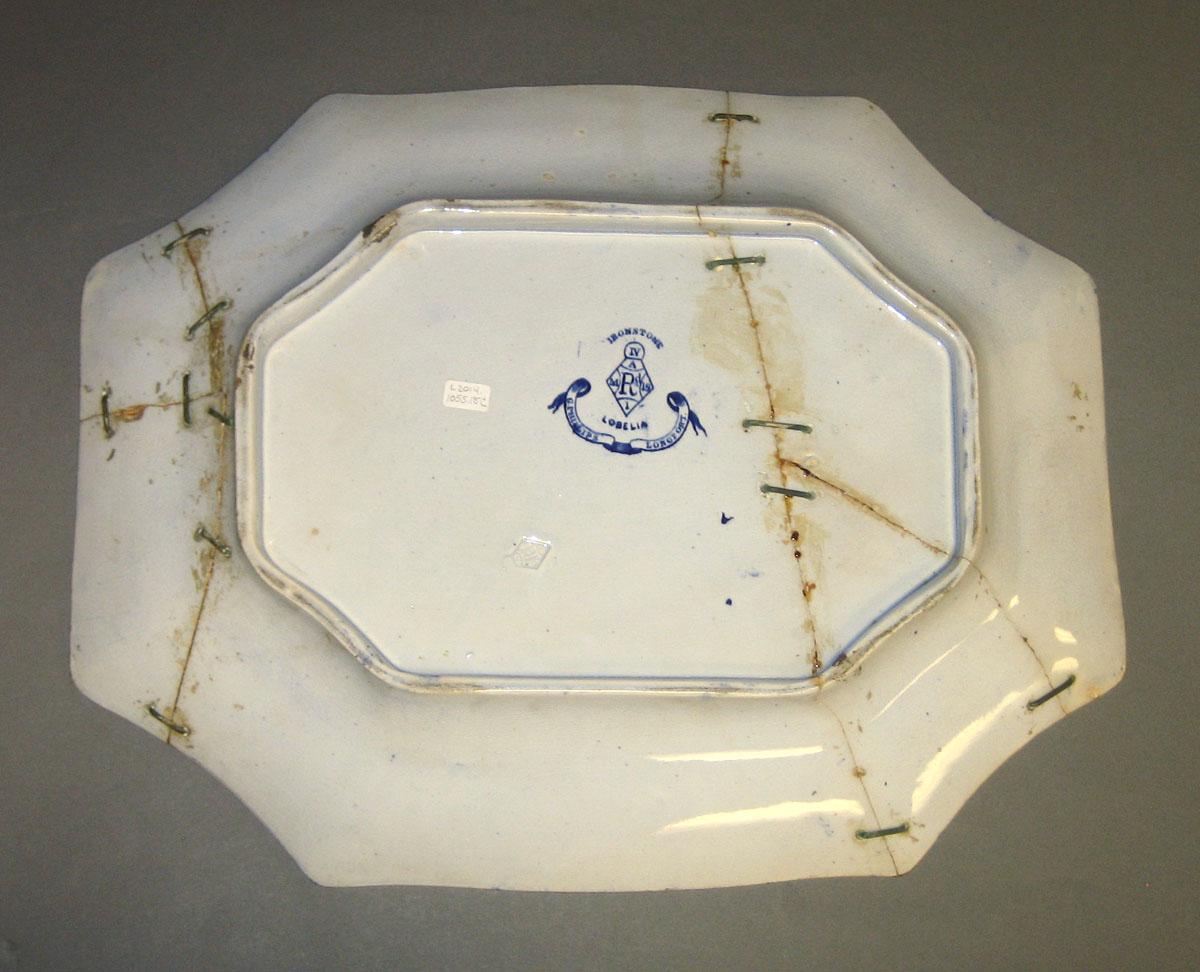 2014.0042.018 C Tureen stand bottom and marks