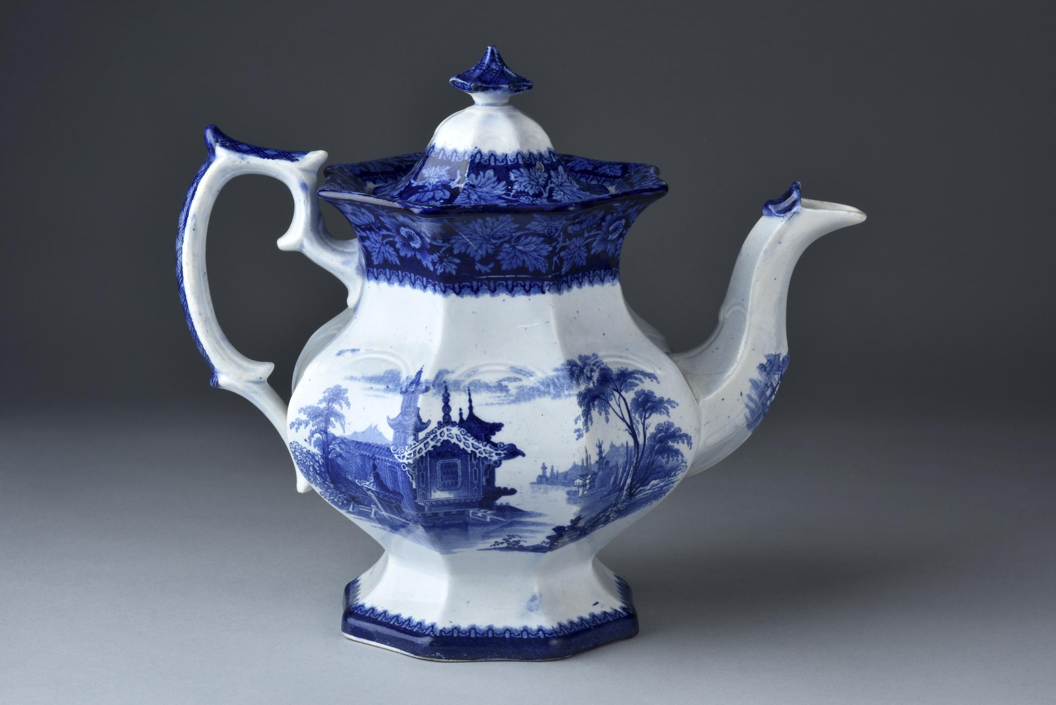 2014.0042.019 A Teapot, B Lid, view 2
