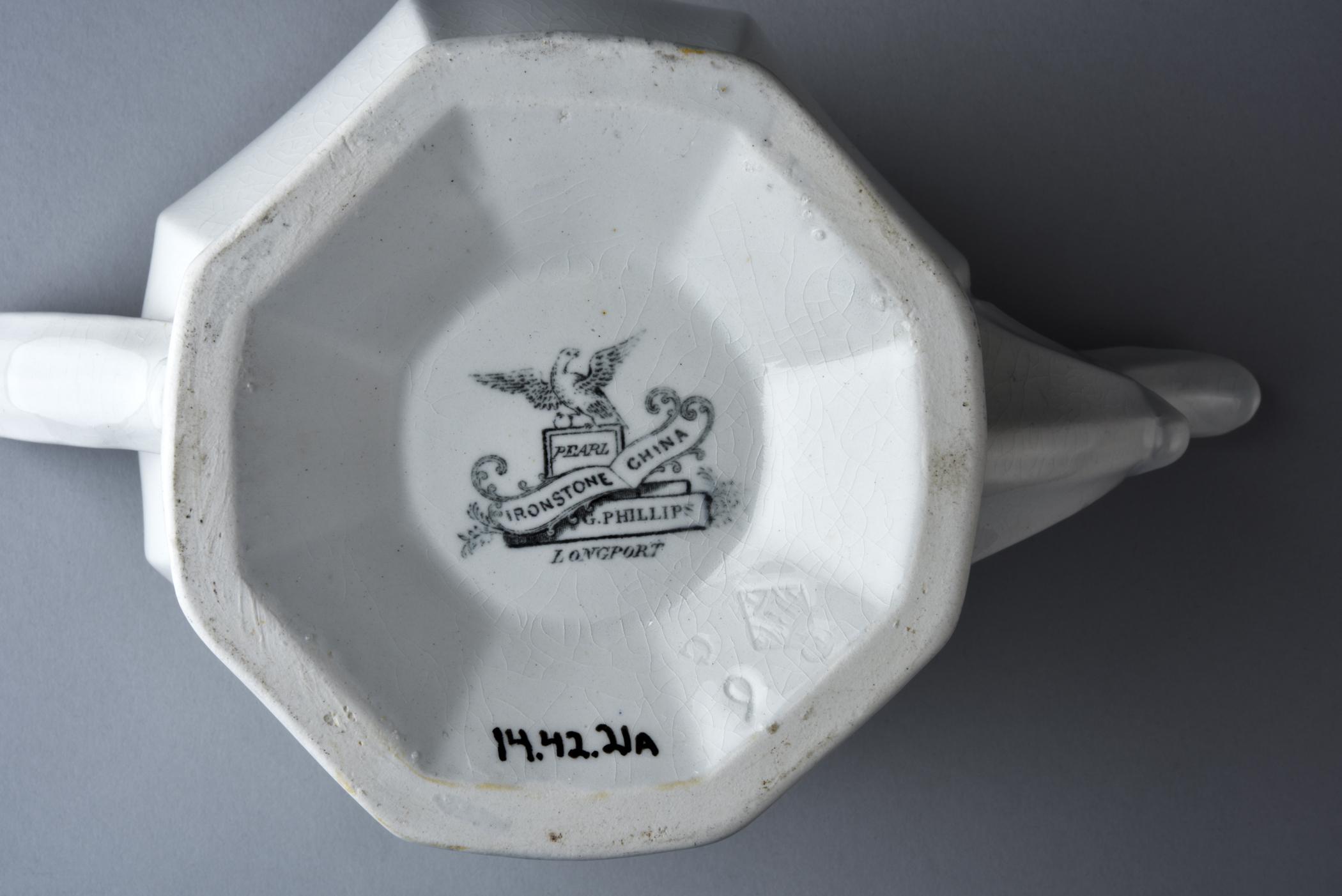 2014.0042.021 A Teapot, detail 1