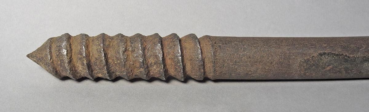 1986.0050.712, Shaping stake, tip