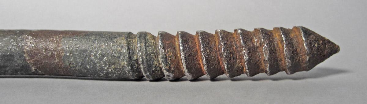 1986.0050.713, Shaping stake, tip