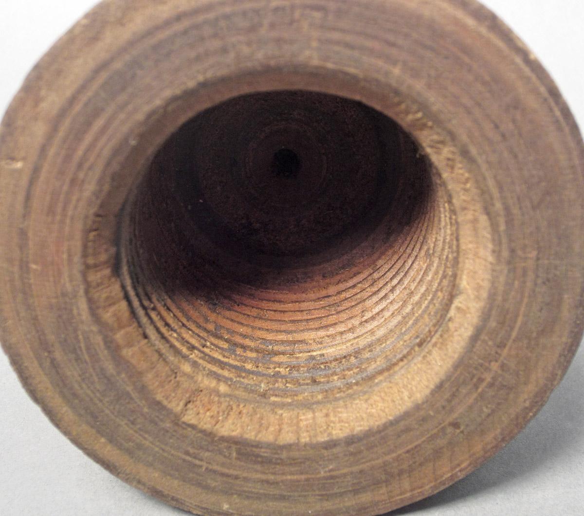 1986.0050.716, Chuck, hole