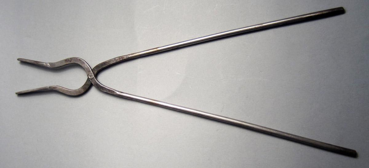 1986.0050.755 Tongs, View 2