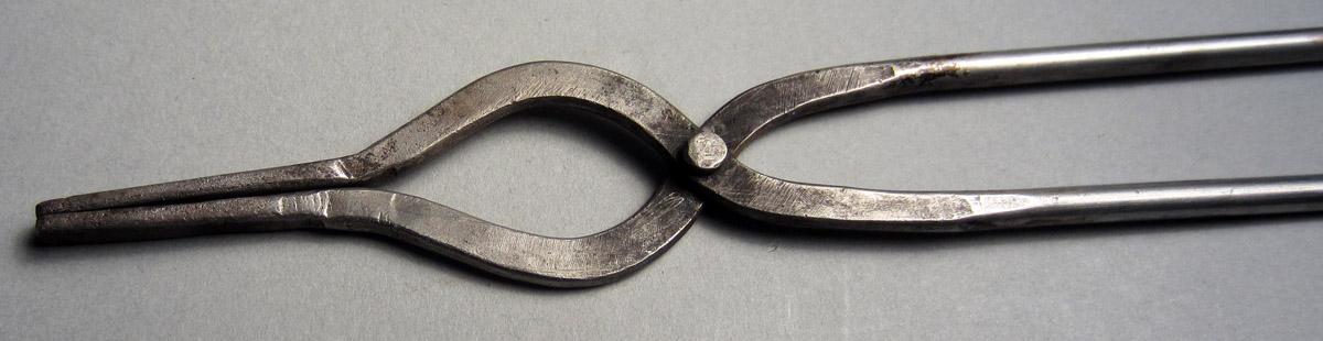 1986.0050.755 Tongs, Closed