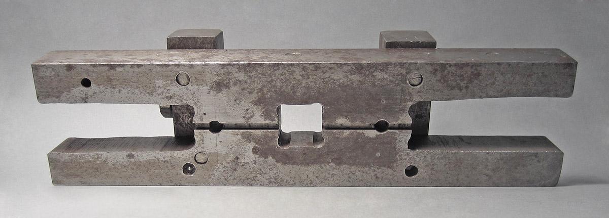 1986.0050.769, Tool, side 2