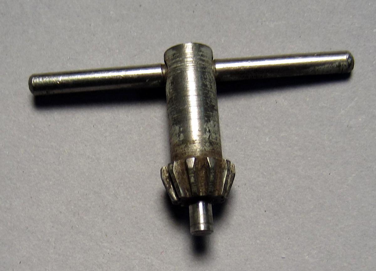 1986.0050.777.003 Drill chuck key, View 2