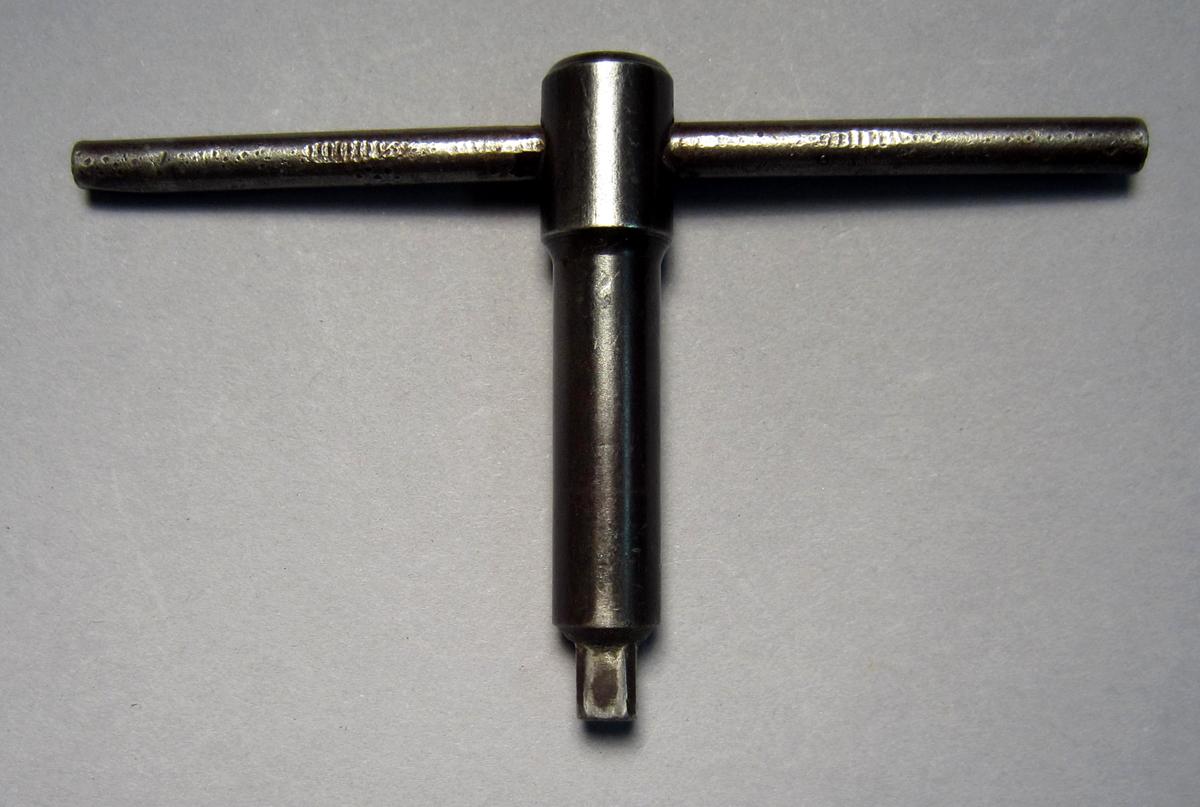 1986.0050.777.004 Drill key, View 1