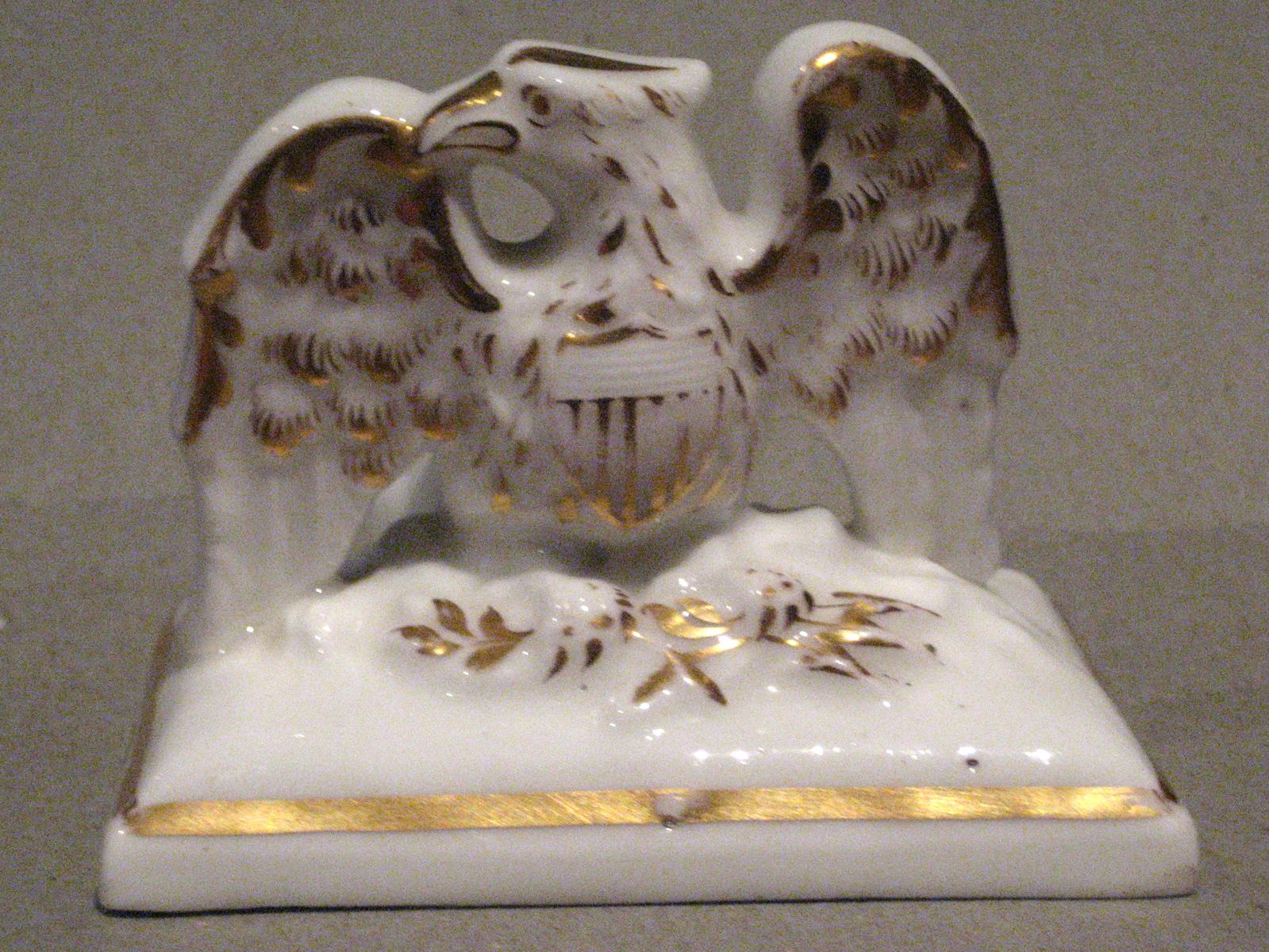 1959.1158 Eagle paperweight