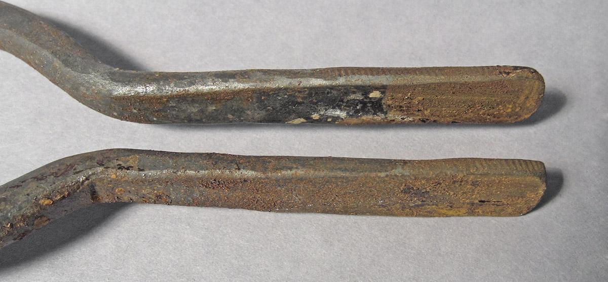 1986.0050.792, Tongs, jaws