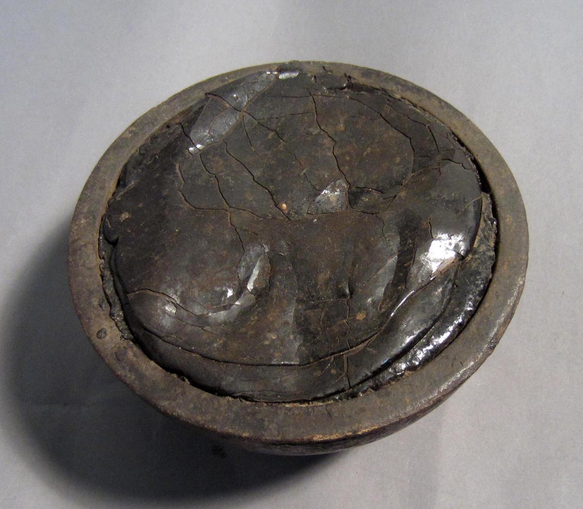 1986.0050.796 Pitch bowl, View 1
