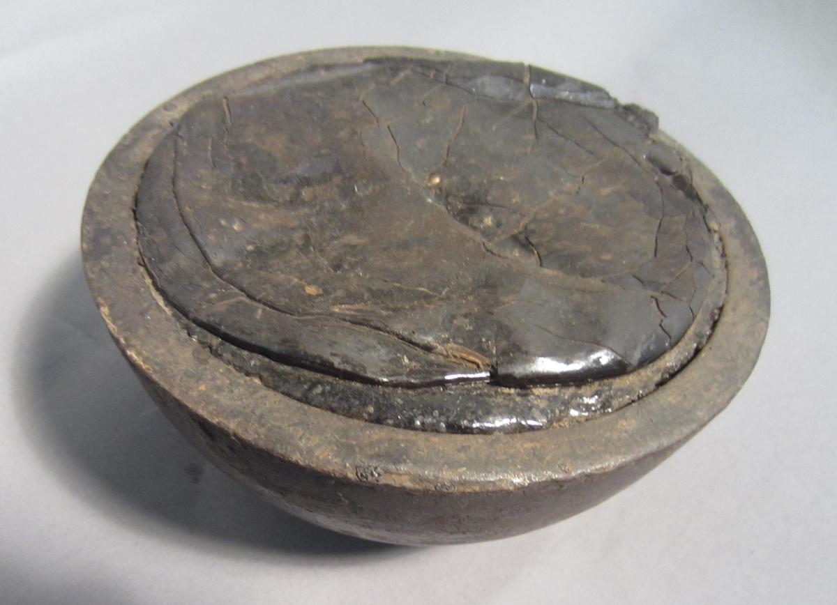 1986.0050.796 Pitch bowl, View 2