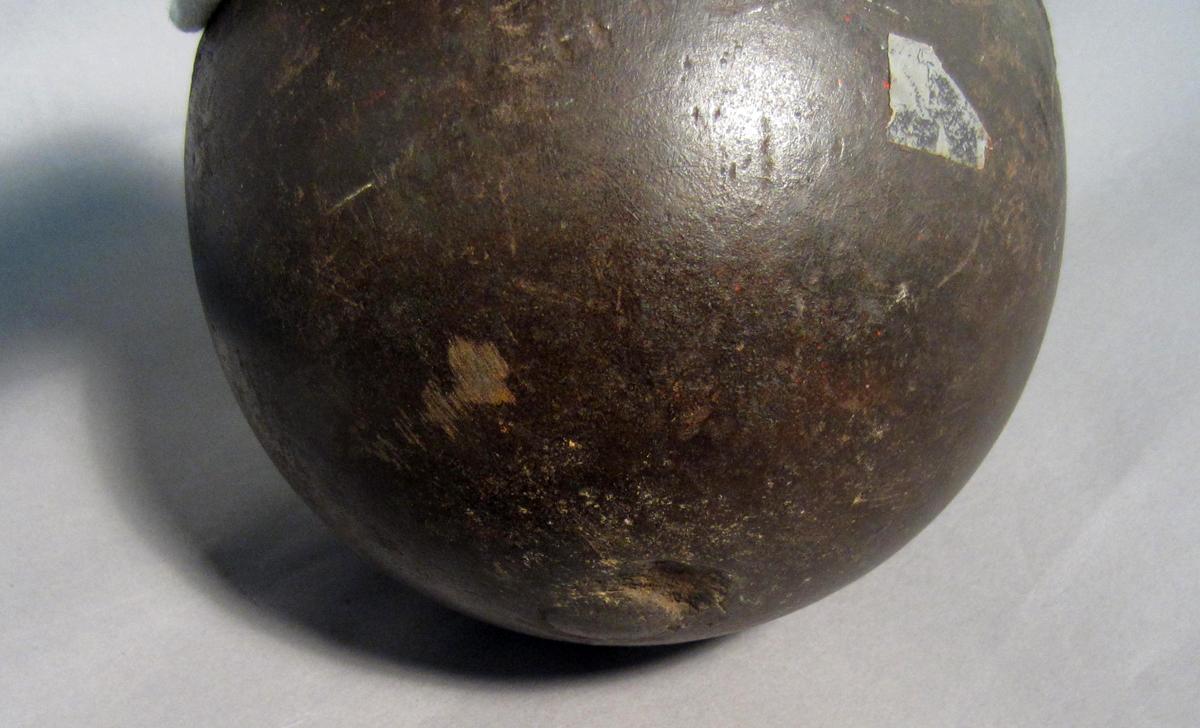 1986.0050.796 Pitch bowl, Underside