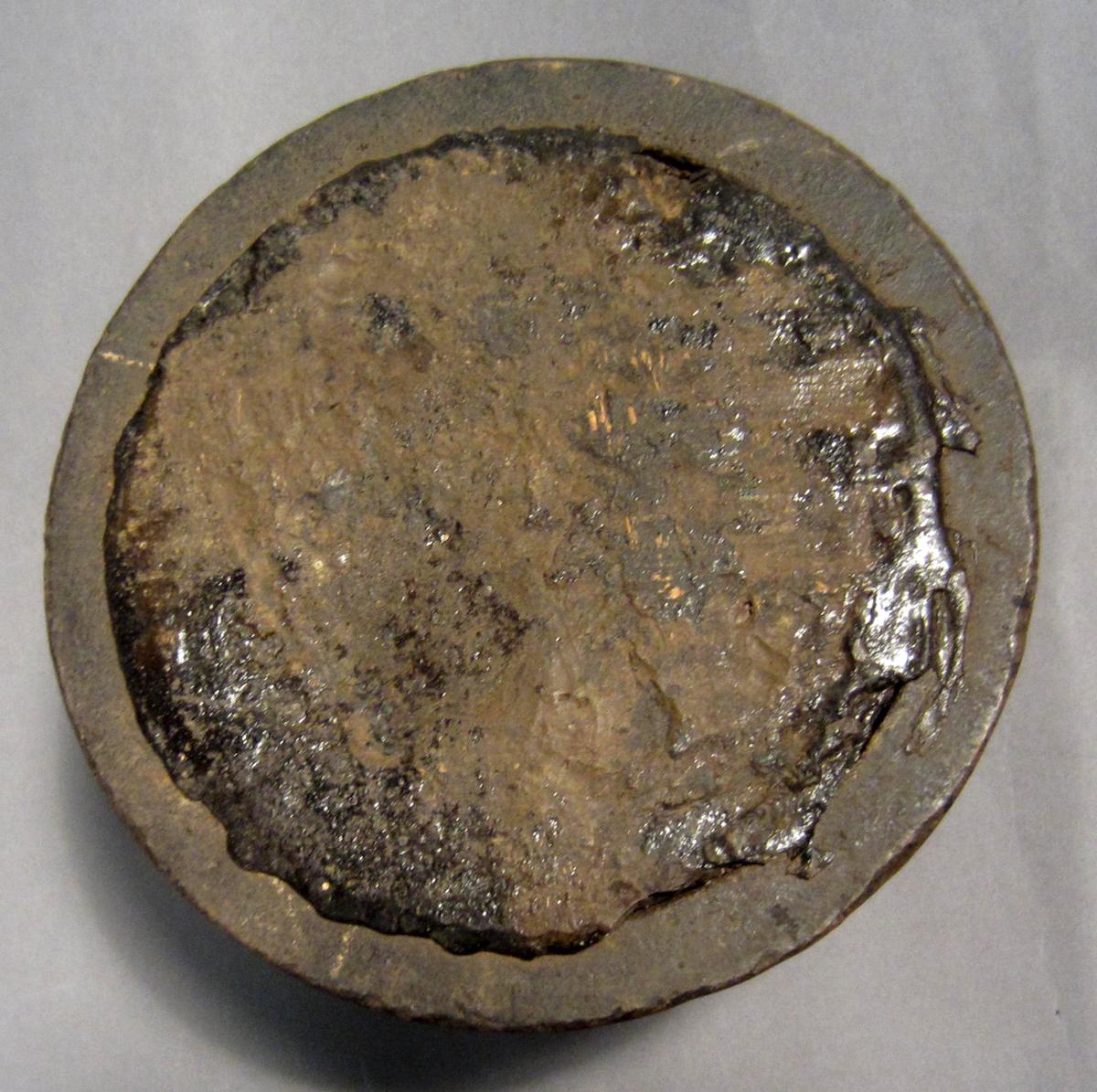 1986.0050.798 A-B Pitch bowl, View 1