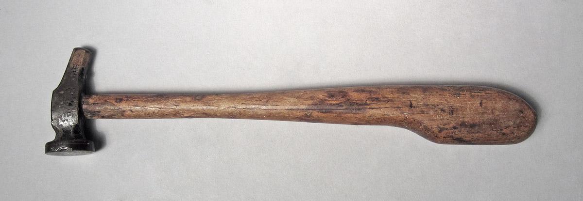 1986.0050.804.007, Hammer, side 2