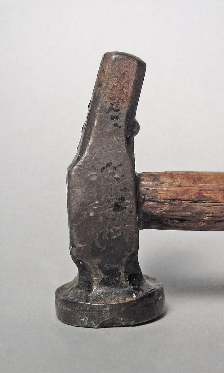 1986.0050.804.007, Hammer, head side 1