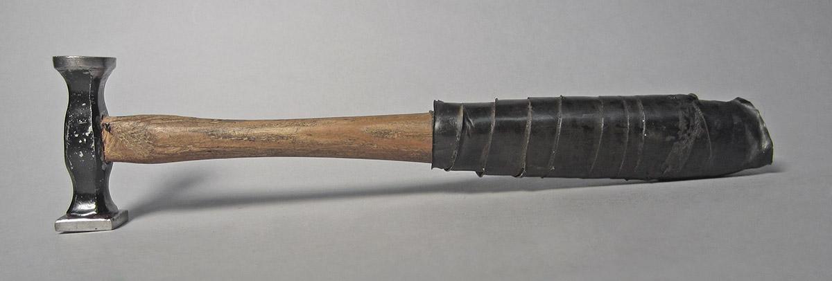 1986.0050.804.008, Hammer, side 3