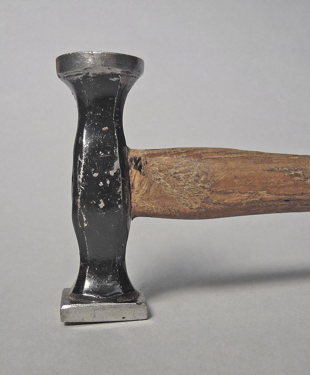 1986.0050.804.008, Hammer, head side 3
