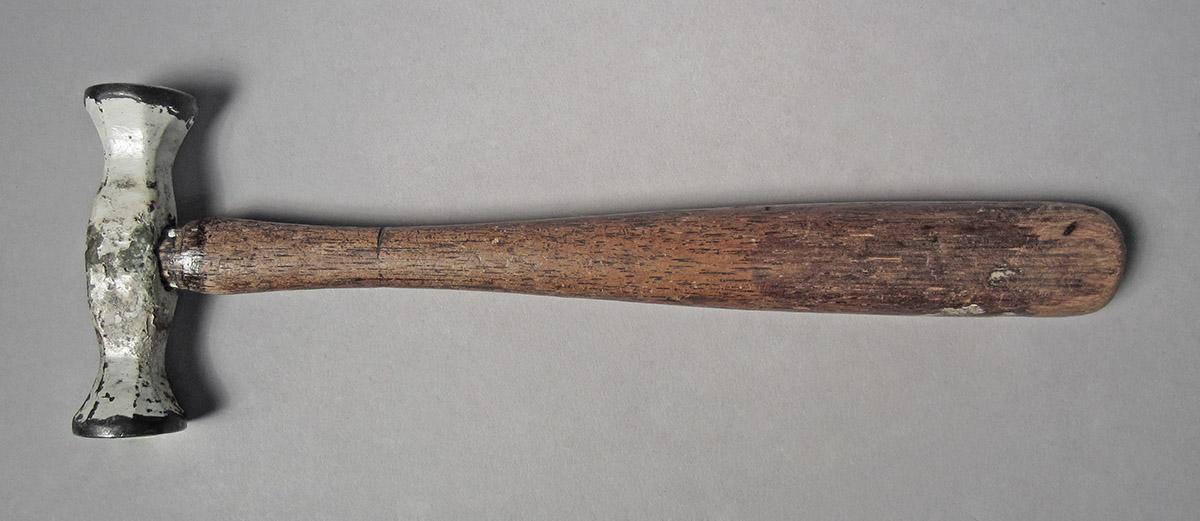1986.0050.804.009, Hammer, side 1
