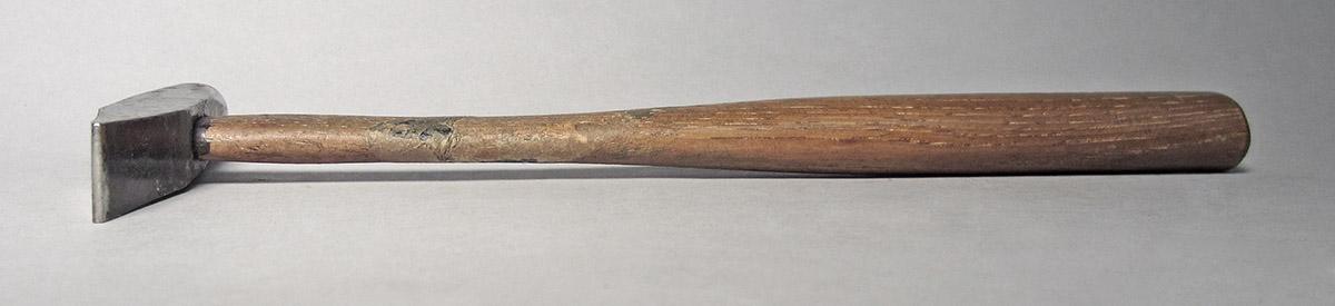 1986.0050.804.011, Hammer, side 3