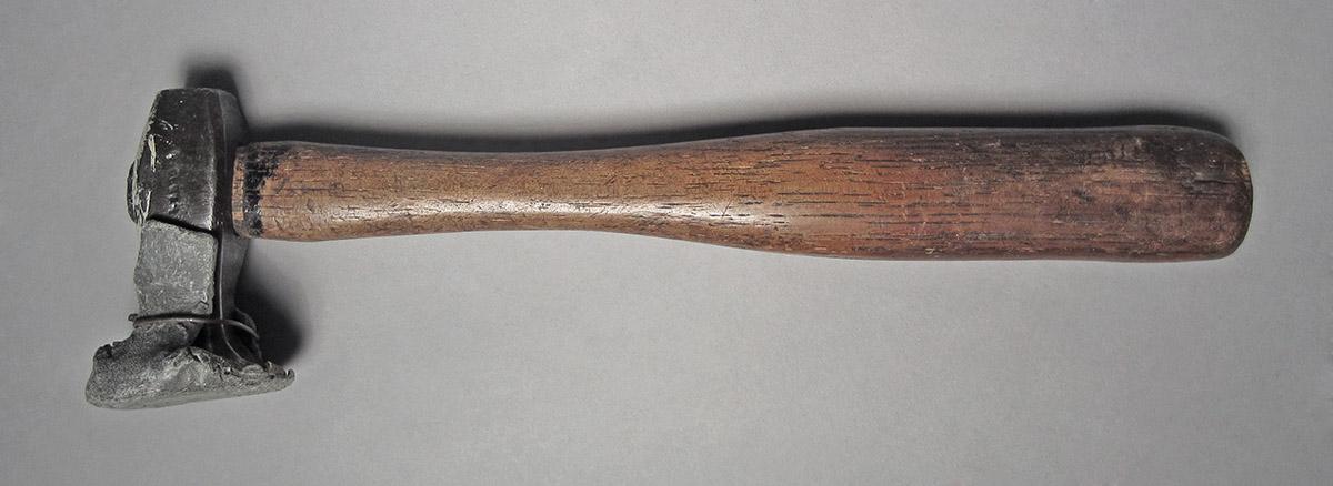 1986.0050.804.013, Hammer, side 2